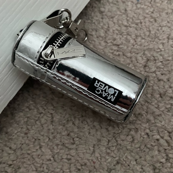MAc Lovers Lipstick Case - Picture 3 of 6